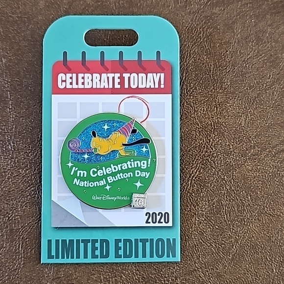 Disney Jewelry - NEW DISNEY PARKS Limited Edition PIN